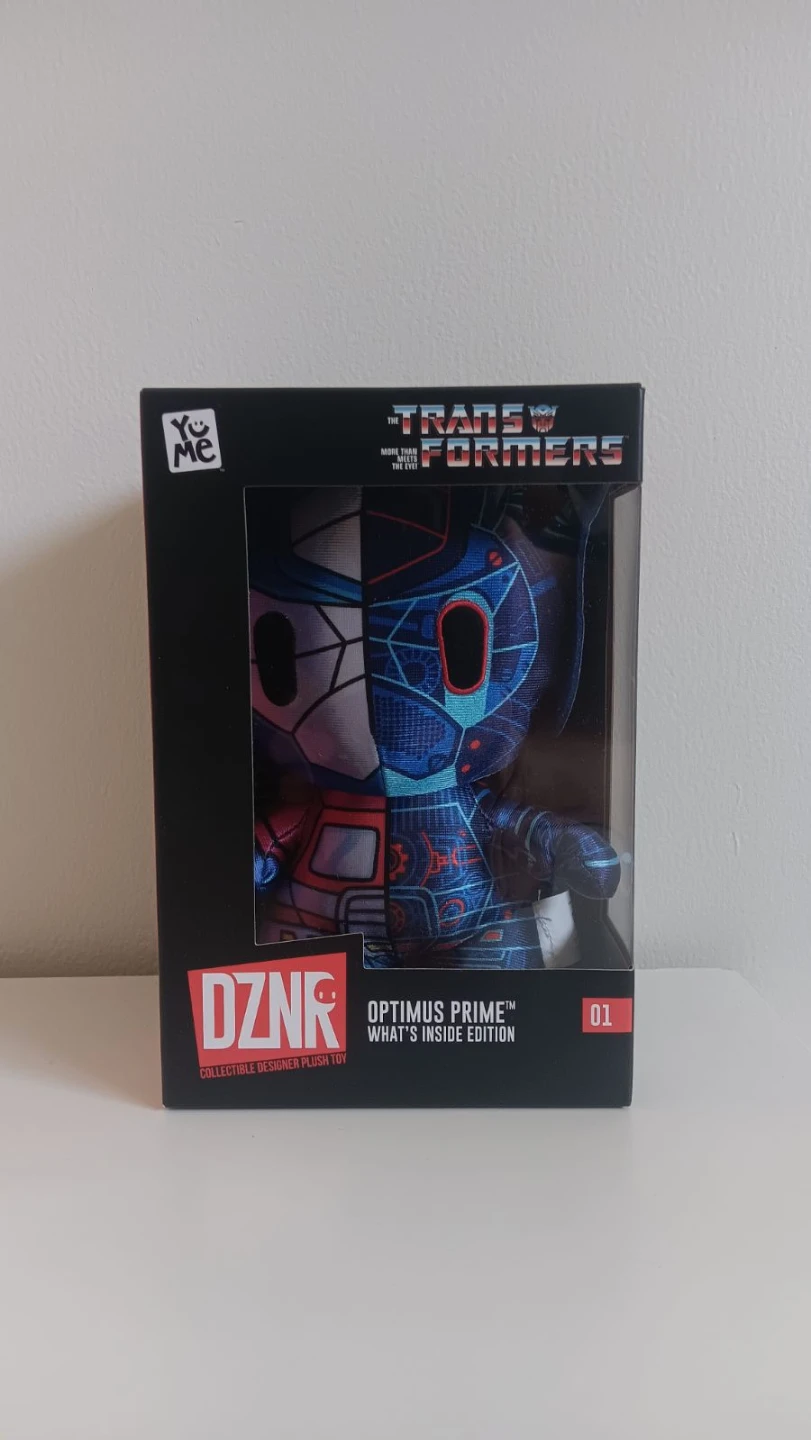 YuMe DZNR Transformers Optimus Prime