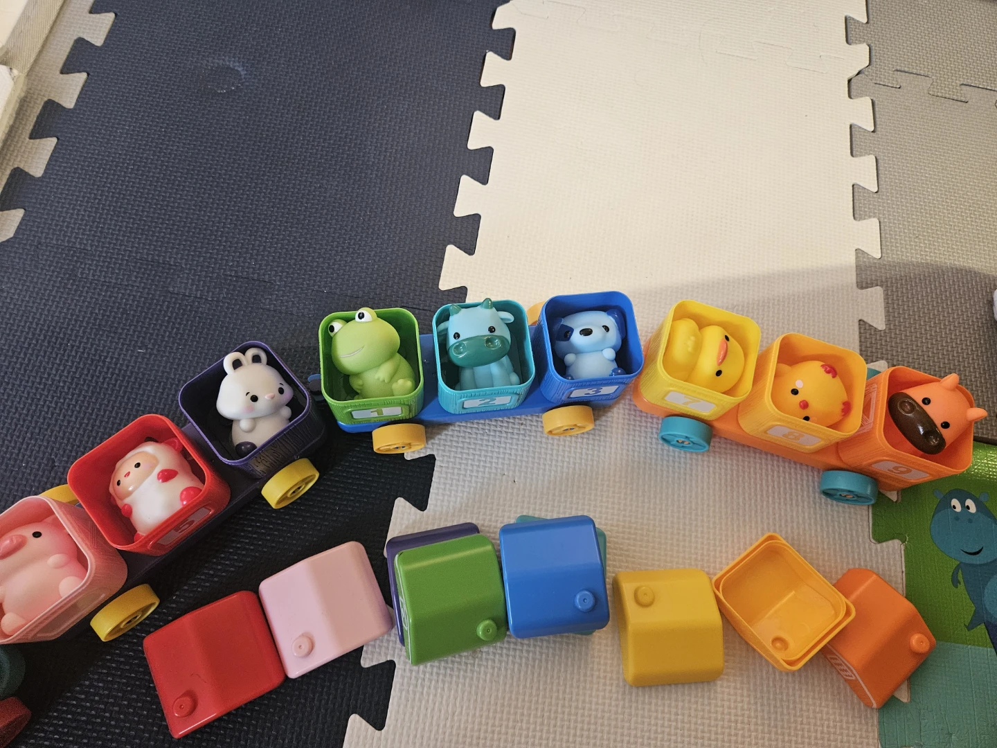 Baby Toy Train Set with Animal Figures - photo 3