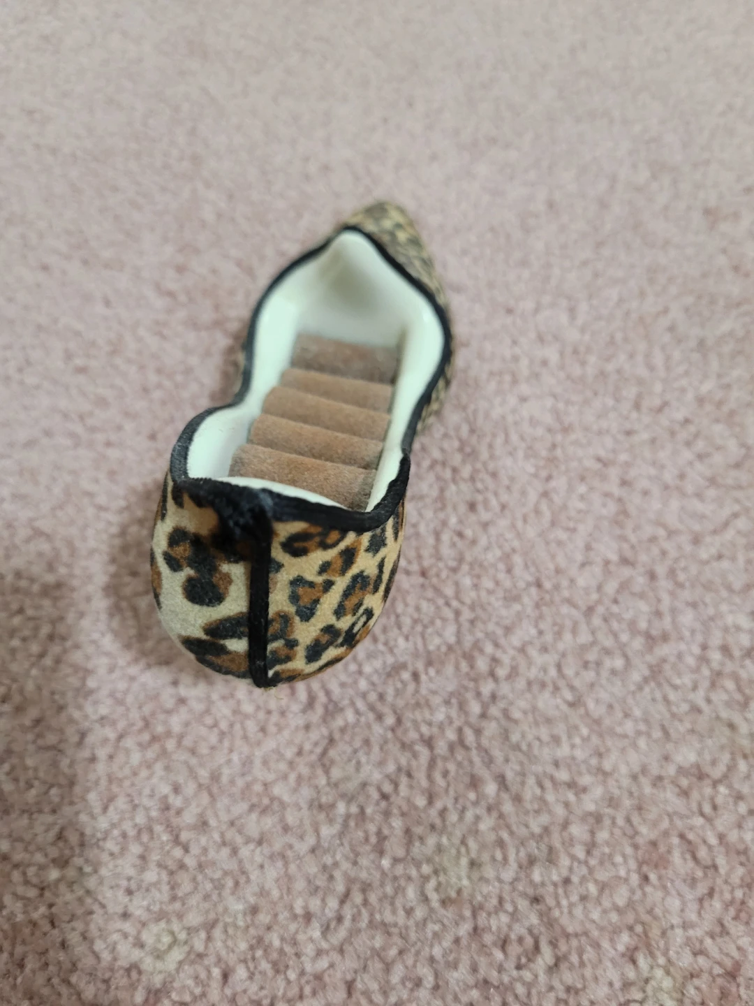 Leopard Print High Heel Ring Holder - photo 5