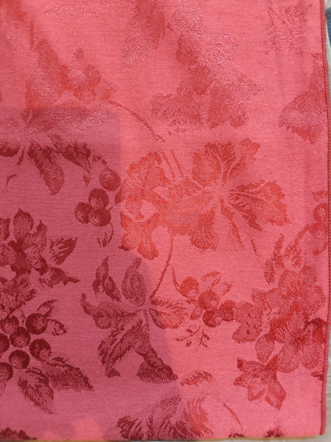 Red Floral Jacquard Table Runner - photo 2