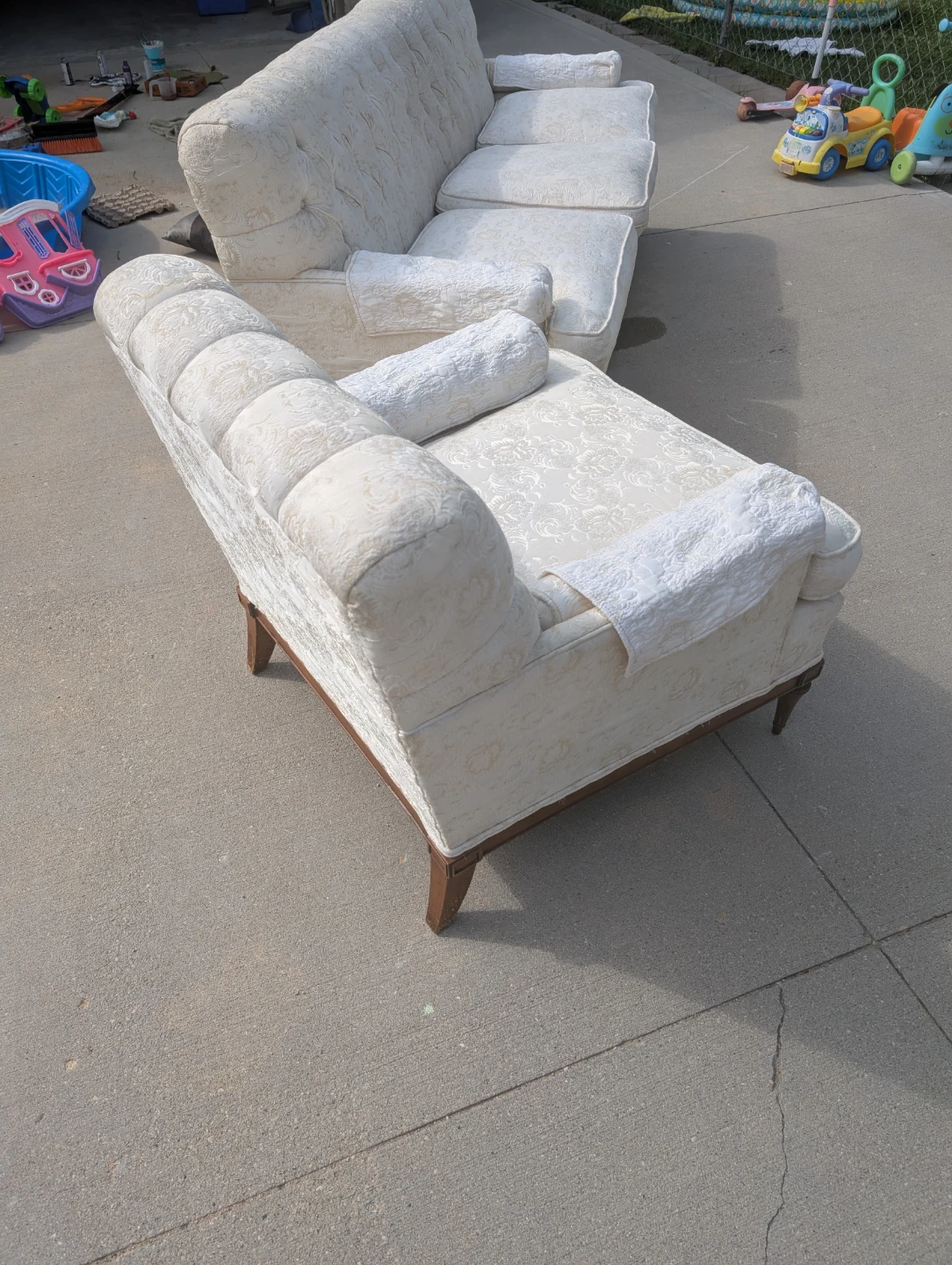 Vintage Tufted Sofa and Armchair Set - photo 3