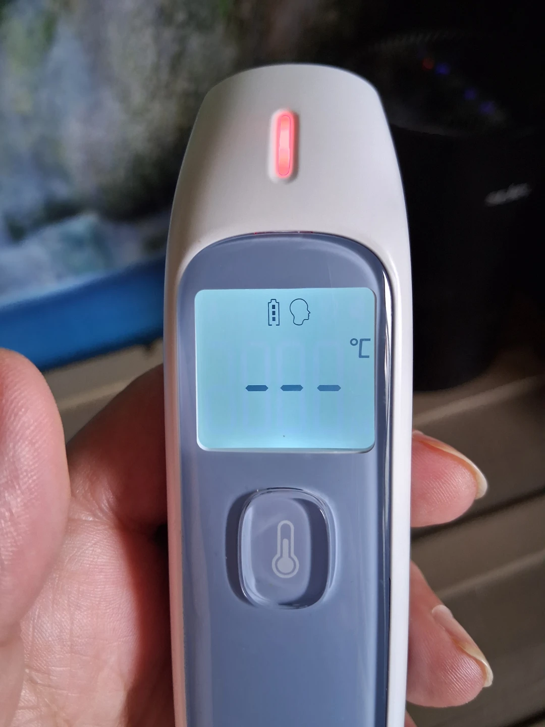 Touchless  digital forehead thermometer - photo 2
