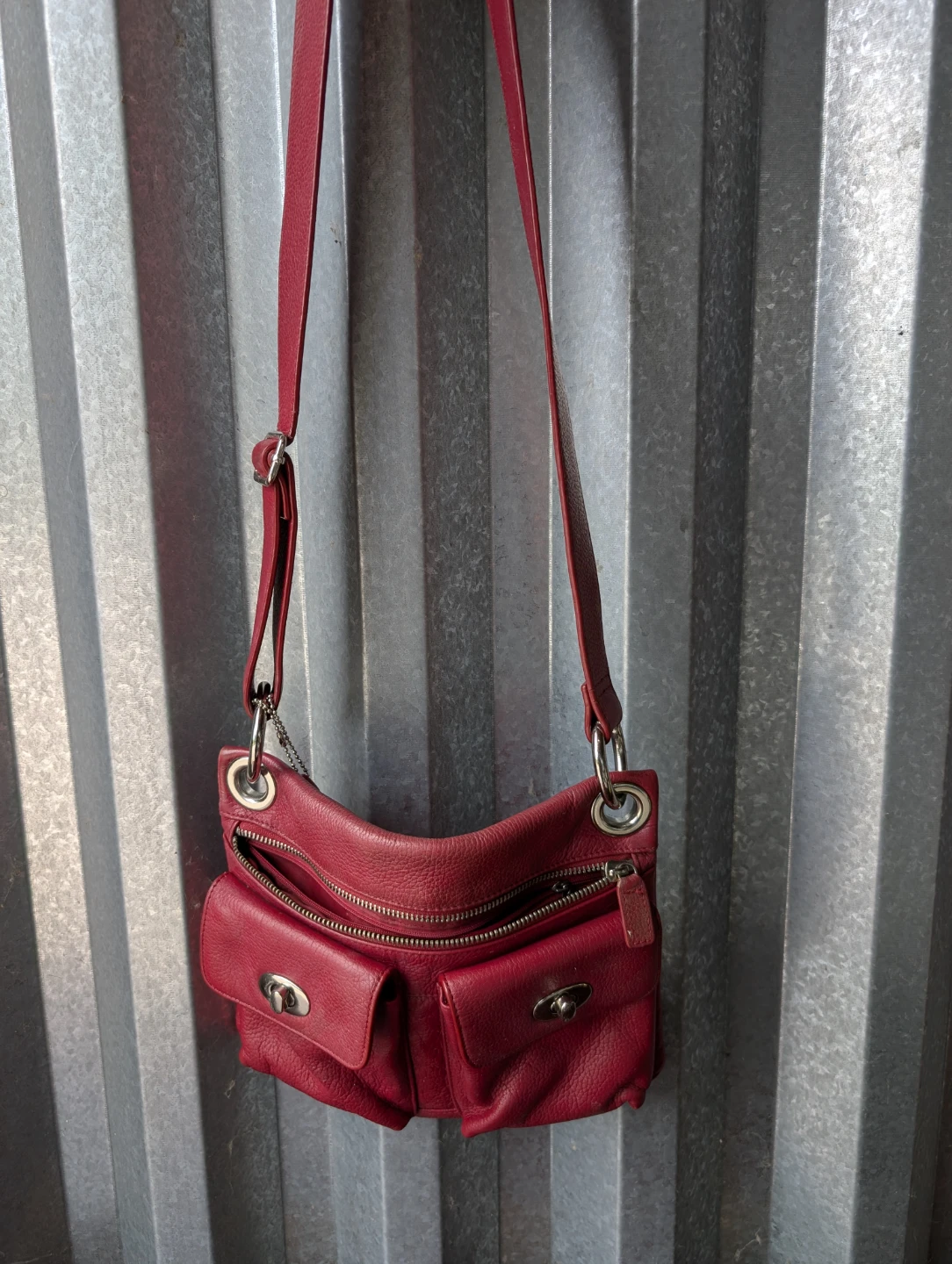 Danier Leather Shoulder Bag - photo 4