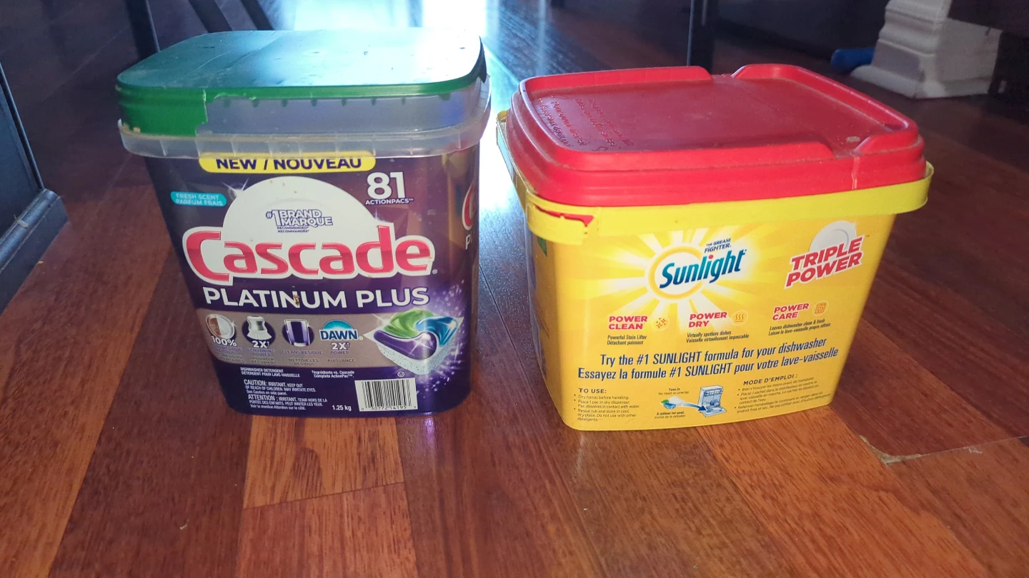 Cascade Platinum Plus & Sunlight Dishwasher Detergent Pods