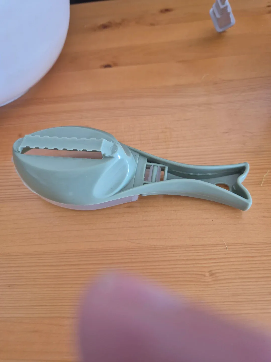 Fish Scaler Tool with Cover - photo 2
