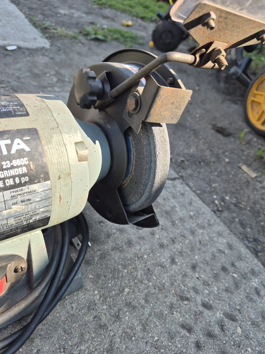 Delta 6" Trim-Line Bench Grinder - photo 3