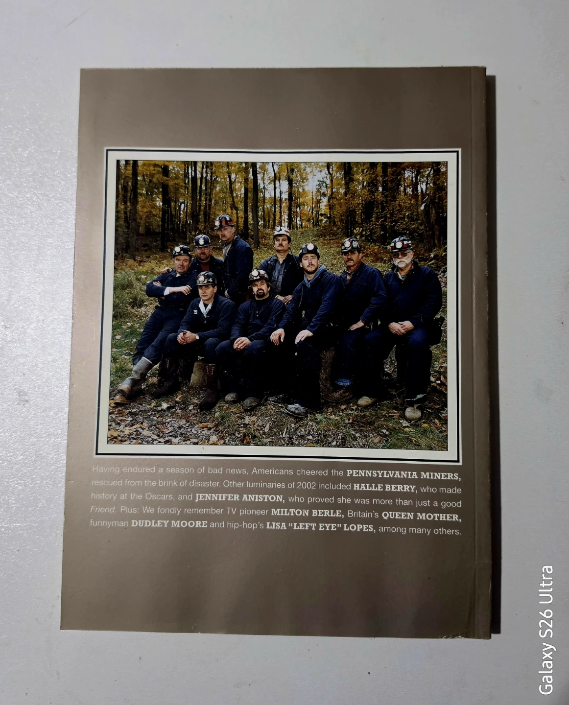 PeoplePeople Yearbook 2003 144 Pages Collectible - photo 2