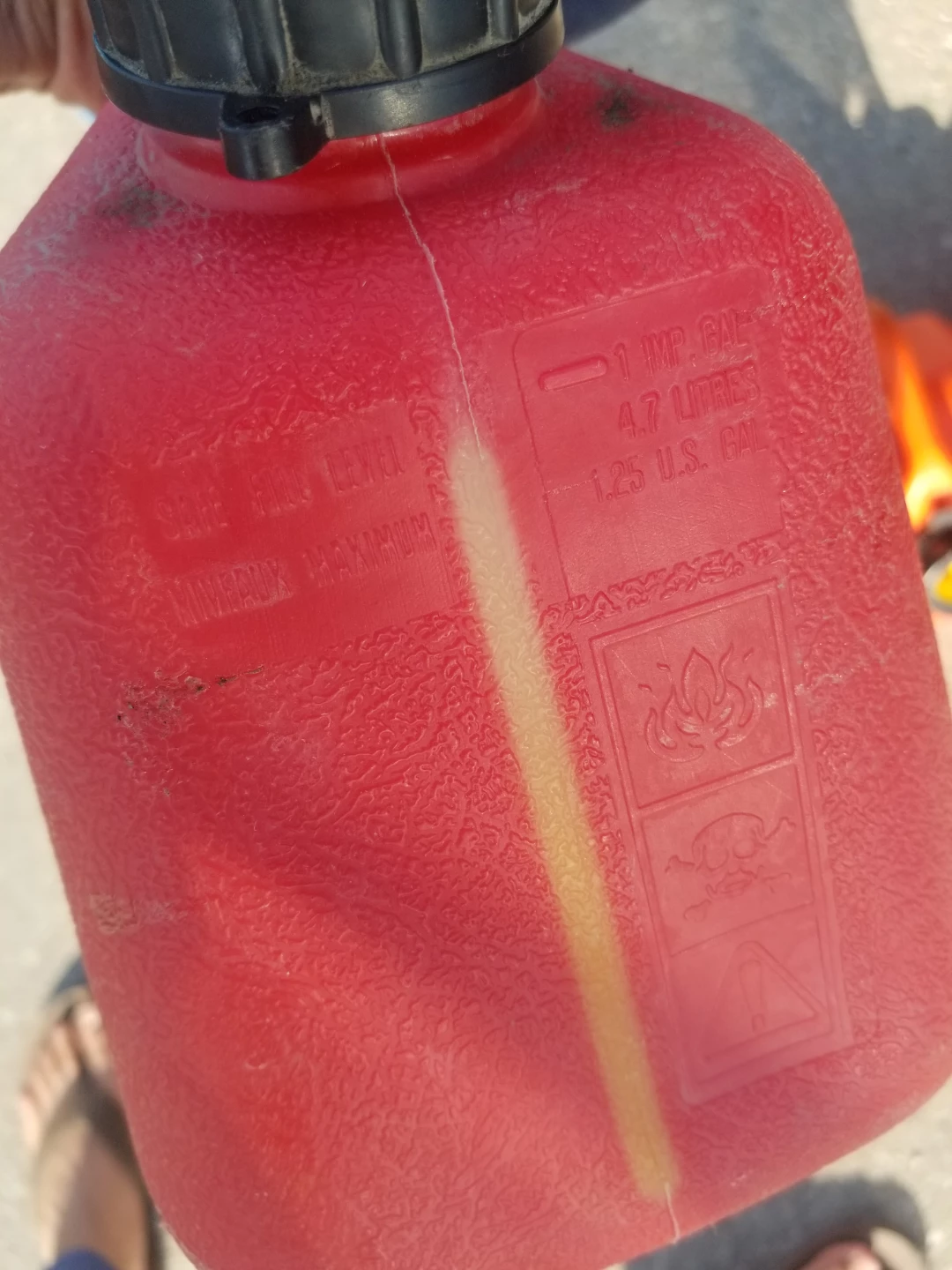 3 Gas Cans - 5L, 4.7L, and 1.25 US Gal - photo 3