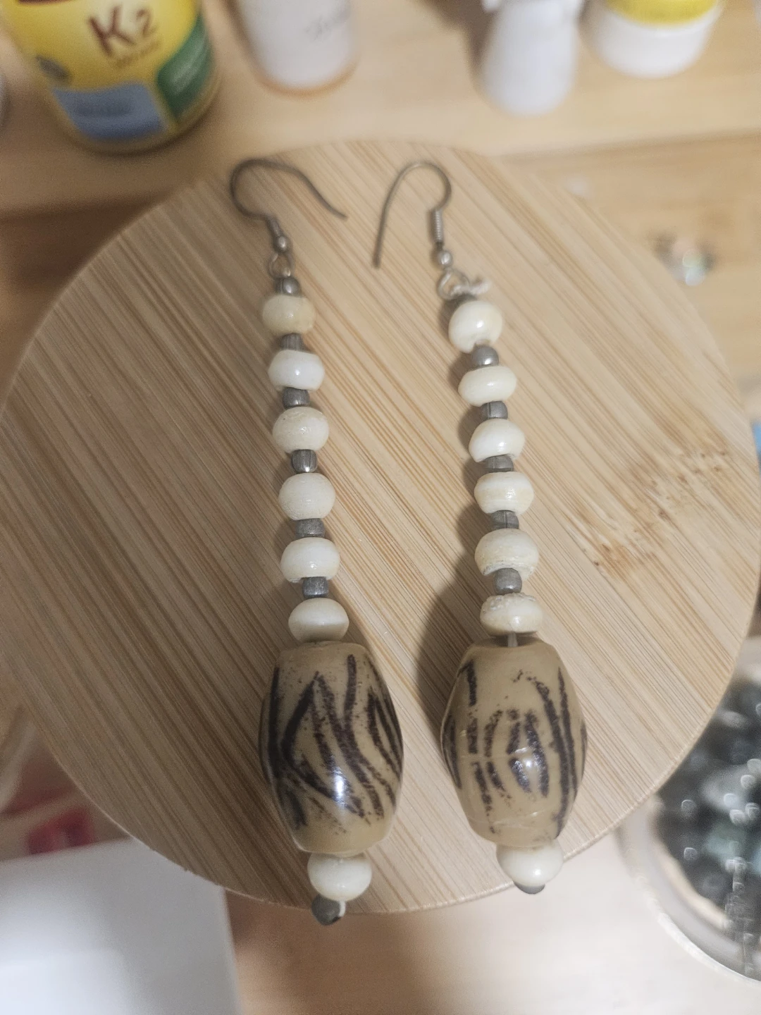 VTG  CARVED bovine bone Beaded Dangle Earrings - photo 2