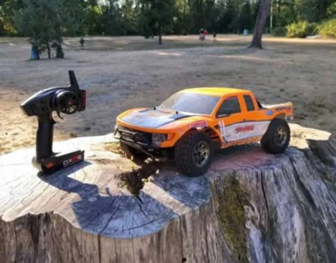 Vaterra Ford Raptor 1/10 4WD RC Truck and Controller ONLY - photo 2