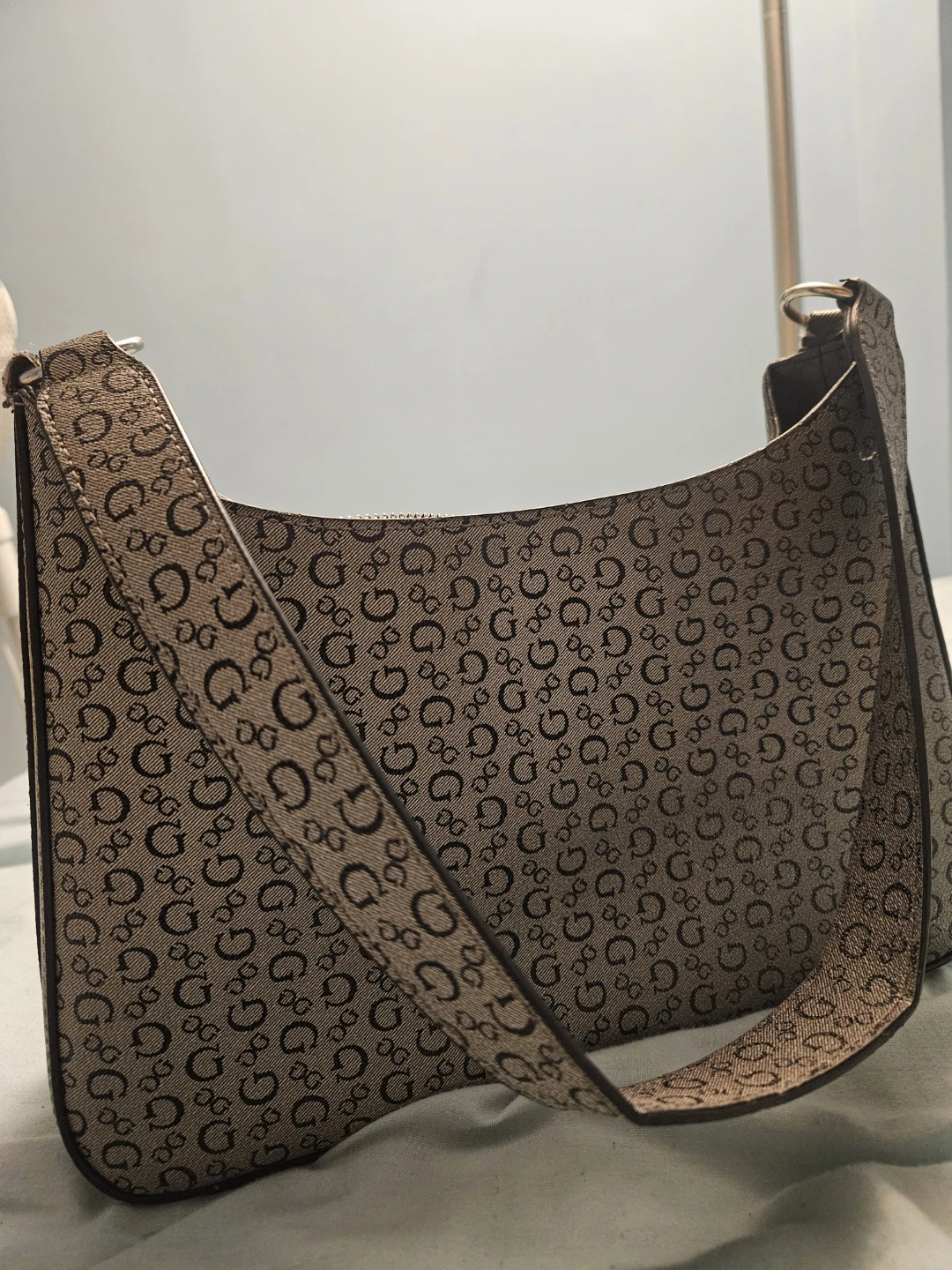 GUESS Hobo Shoulder Bag - photo 2