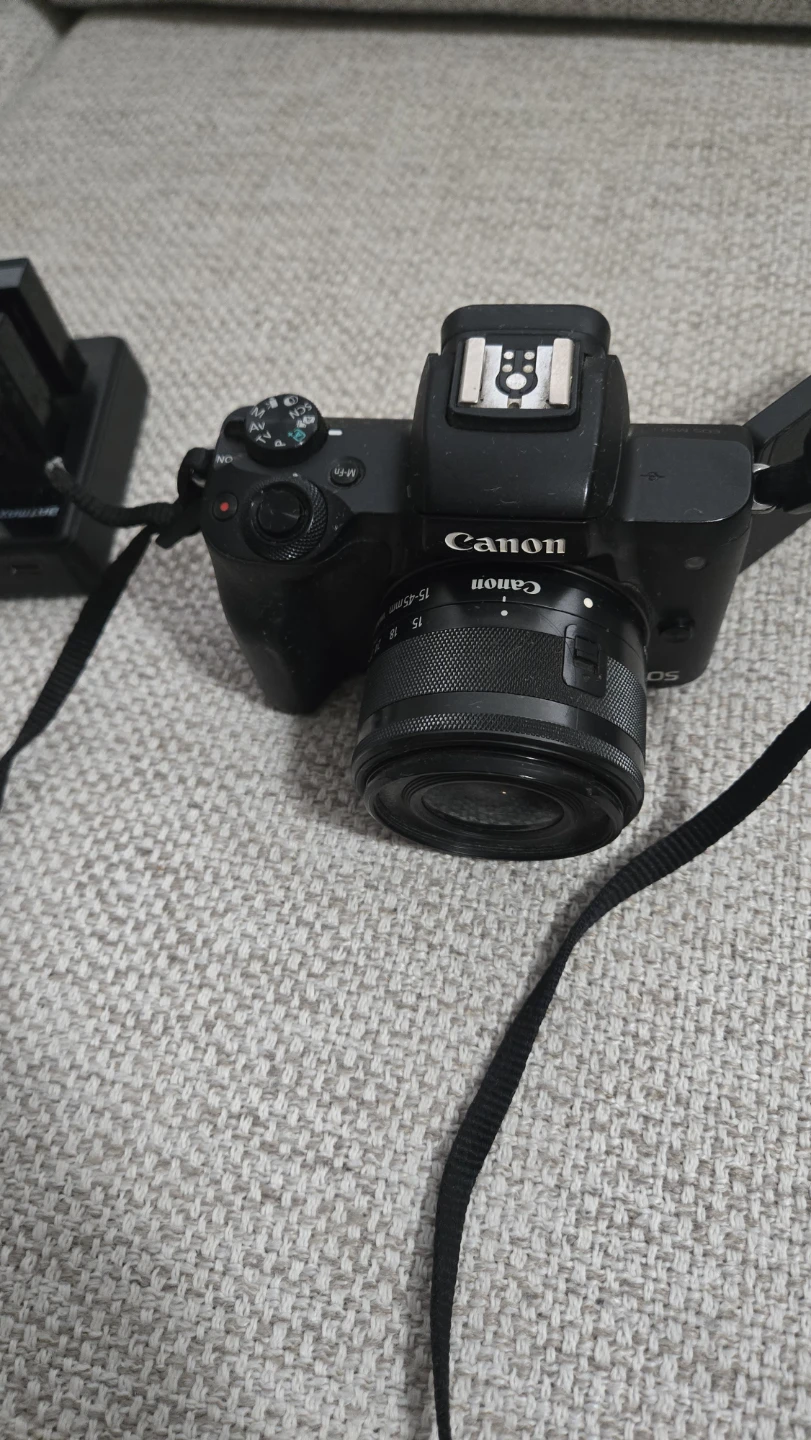 Canon EOS M50 Mirrorless Camera with 15-45mm Lens - photo 4