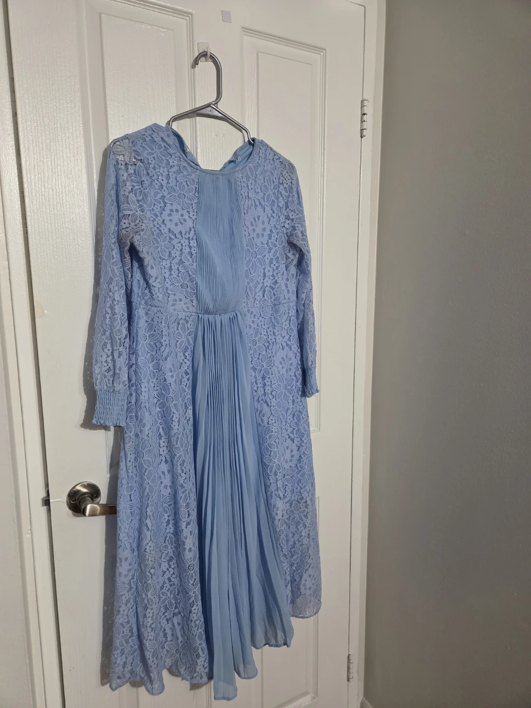 3 long,gown like dress for women,each 5 cad - photo 2