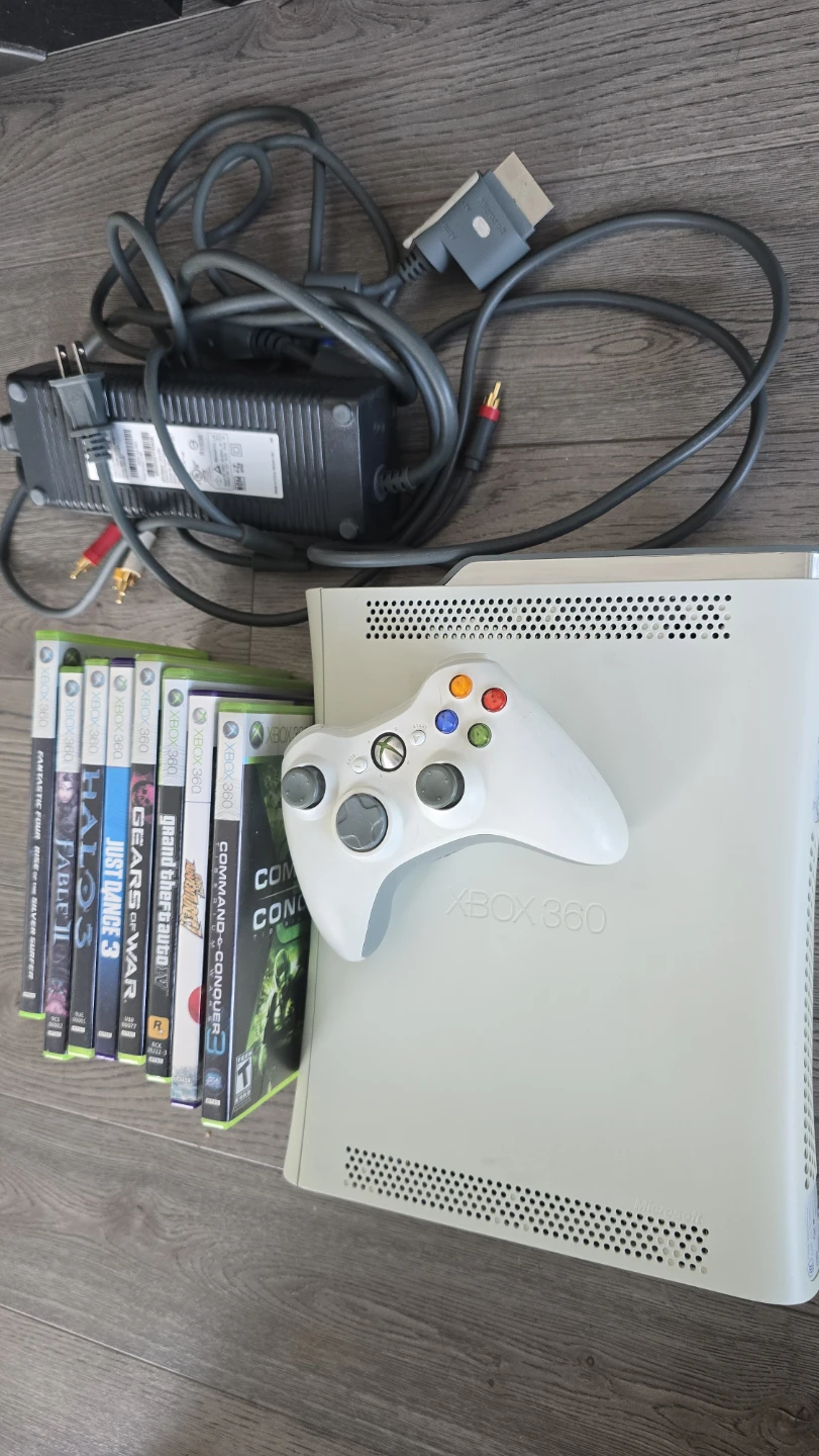 Xbox 360 Console Bundle with 7 Games
