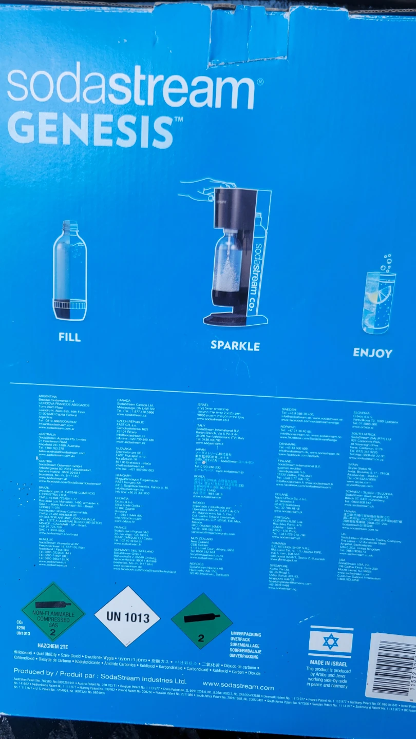 SodaStream Genesis Sparkling Water Maker Set - photo 2