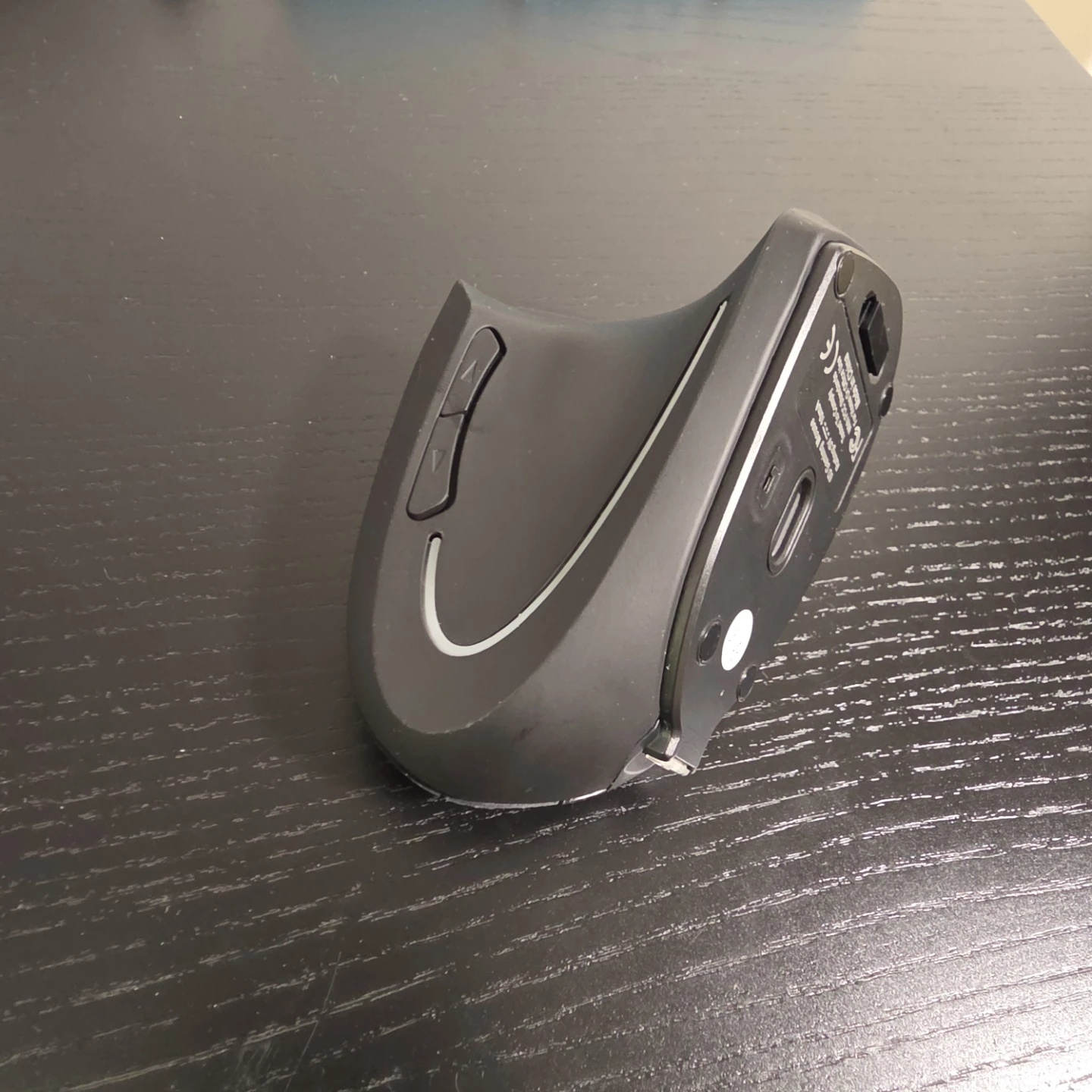 Used Anker  rechargeable Wireless Vertical Ergonomic mouse - photo 3