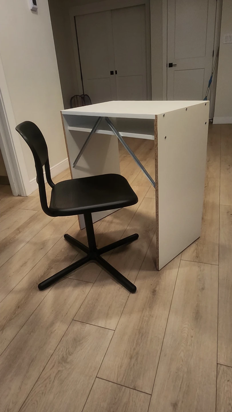 White reading Table and chair - photo 4