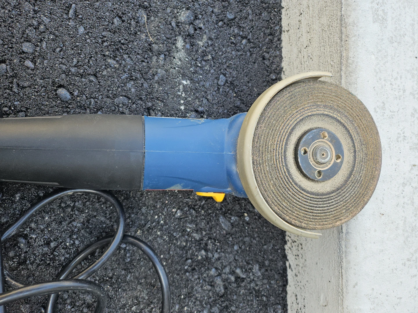 Ryobi AG402 Angle Grinder - photo 2