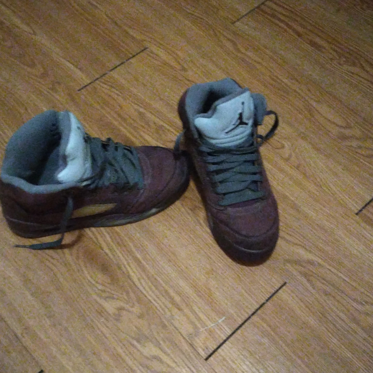 Air Jordan 5 Burgundy Sneakers