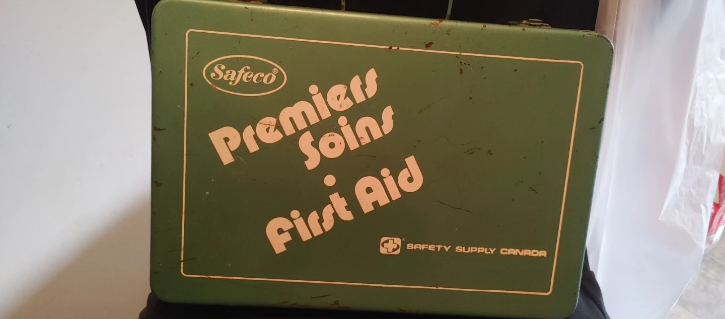 Safeco Premiers Soins First Aid Kit
