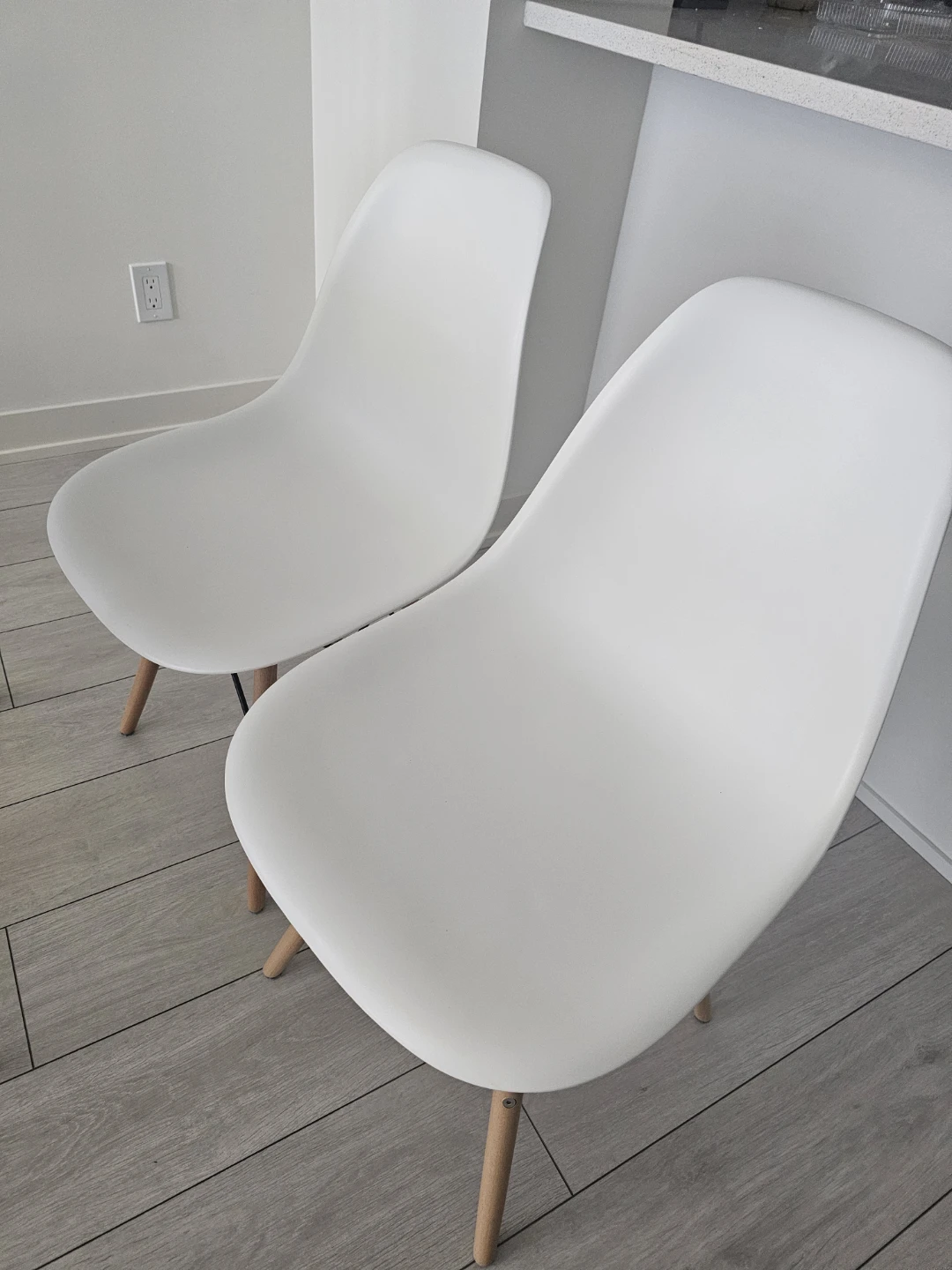 Structube White Dining Set - Table & 2 Chairs - photo 2