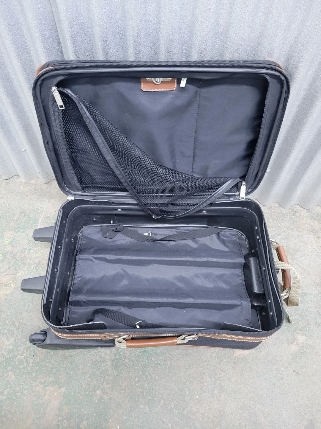 Air Express carry-on Suitcase - photo 4