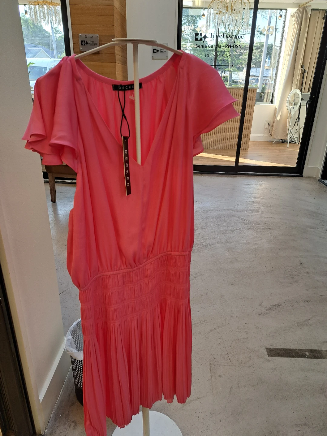 D E C K E R Margot Dress Pink