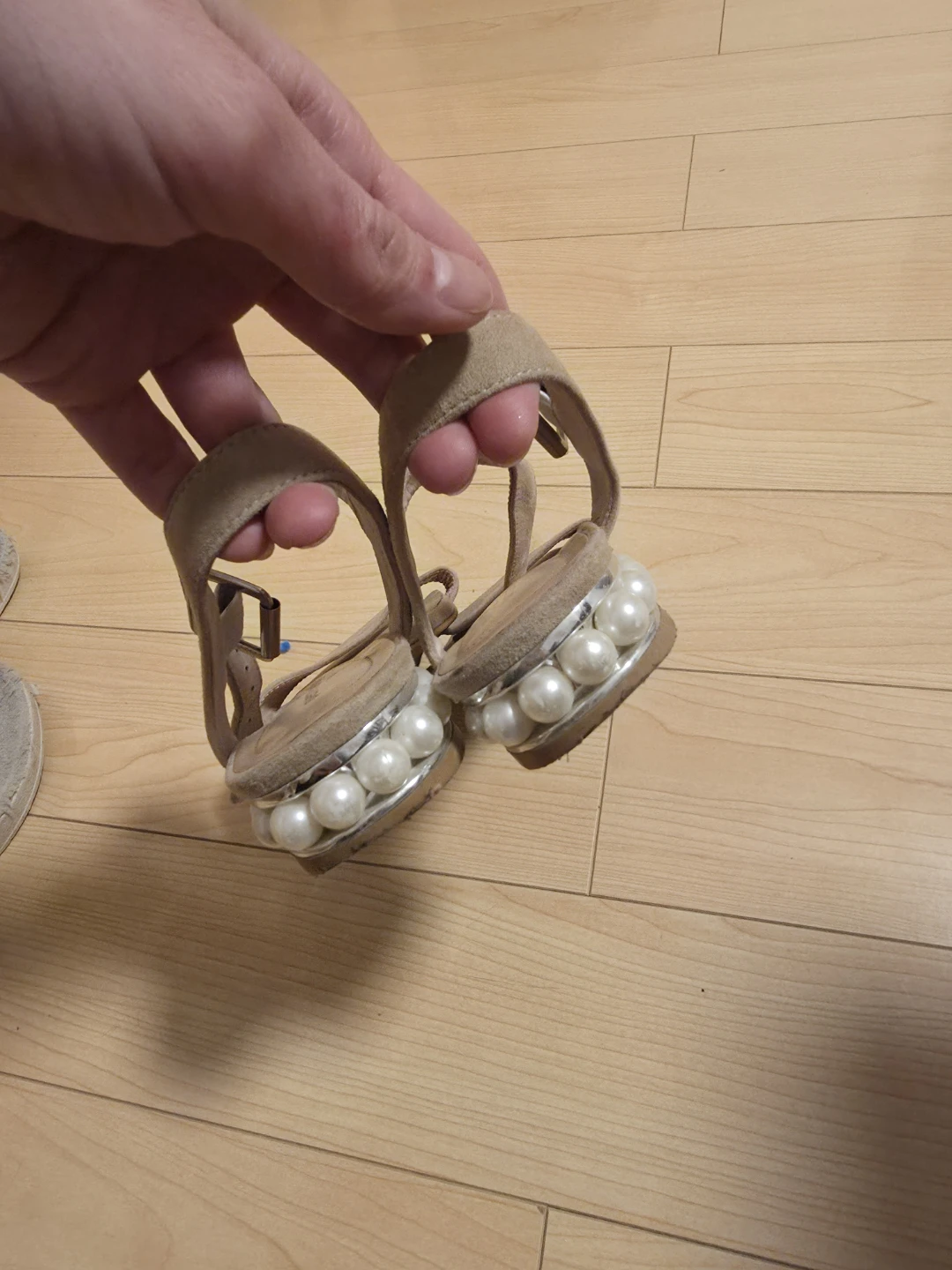Beige sandals with pearl heels
