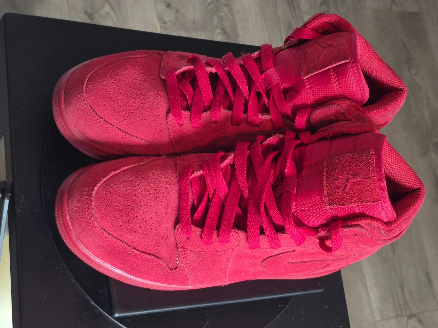 Air Jordan 1 Mid SE 'Triple Red' Suede 7Y or 8W - photo 3