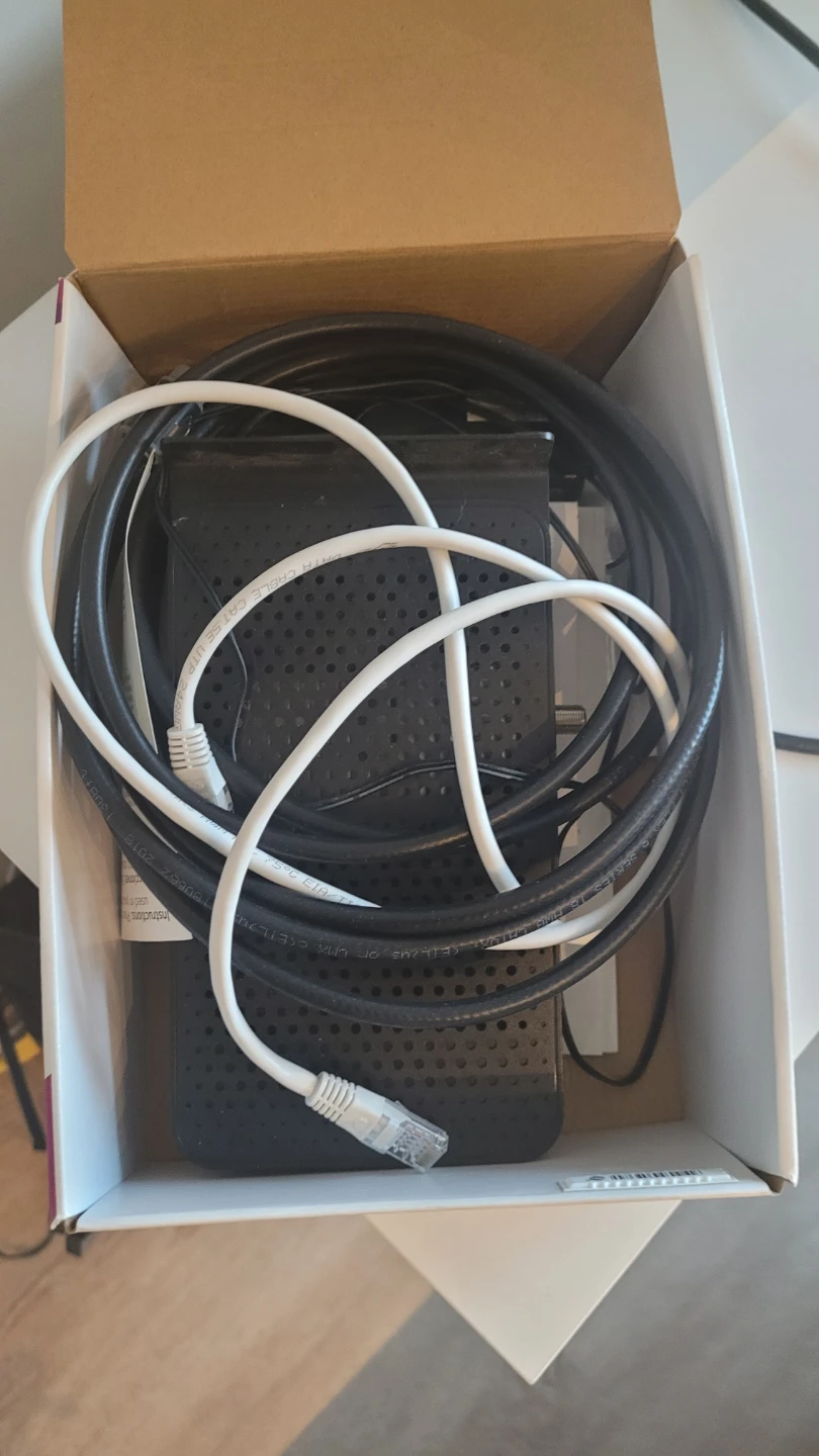 Netgear N300 WiFi Cable Modem Router C3000 - photo 2