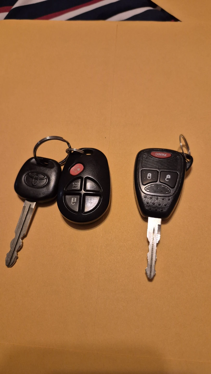 2 Programmable Car Keys for sale, Toyota & Dodge - photo 2