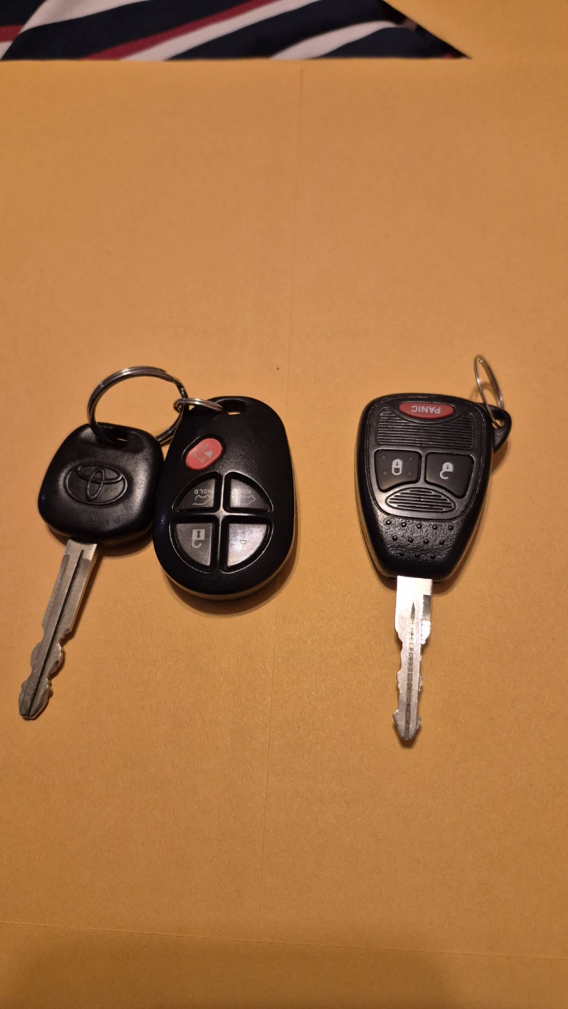 2 Programmable Car Keys for sale, Toyota & Dodge - photo 5