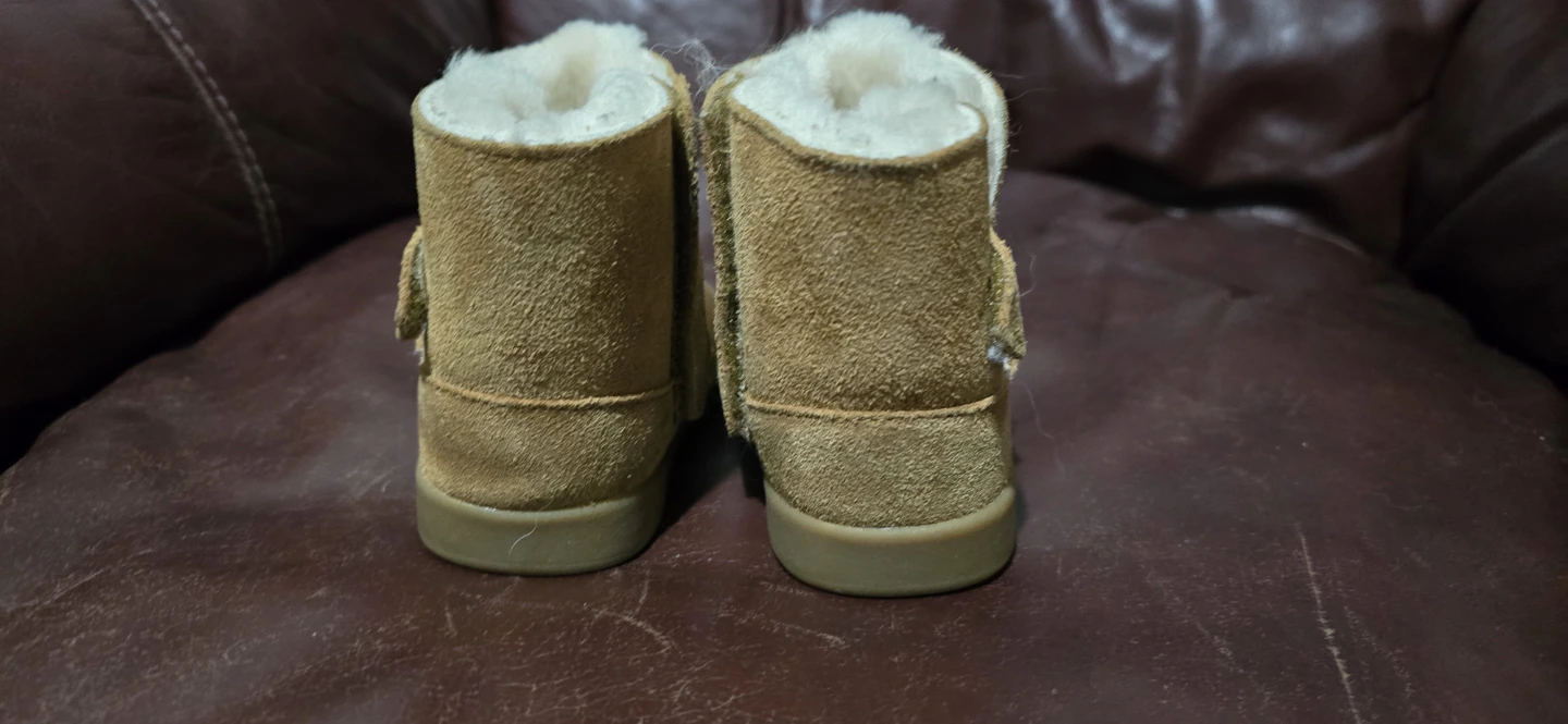 UGG Toddler Boots Size 5 - photo 2