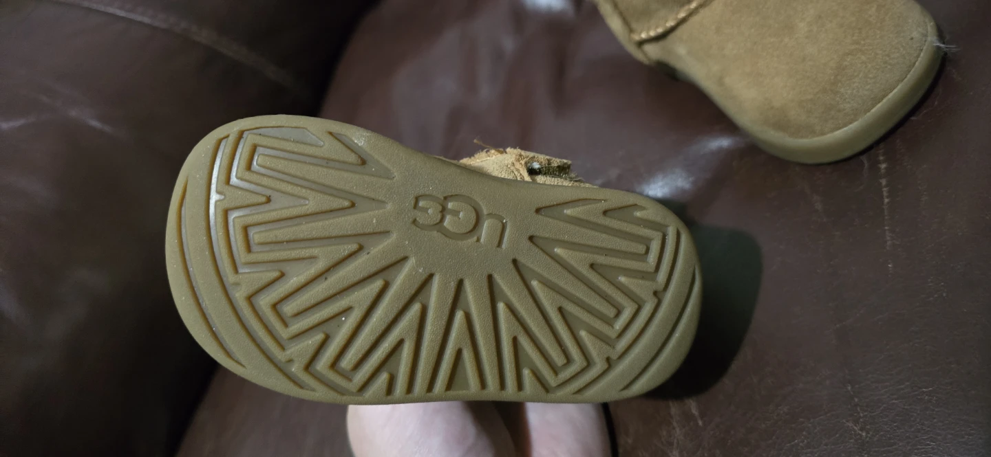 UGG Toddler Boots Size 5 - photo 5