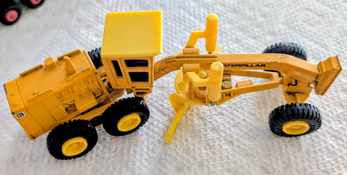 Assorted Vintage Toy Construction Vehicles - photo 5