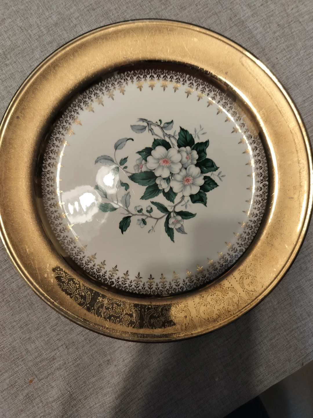 Nautilus Serving Plate with 22 Kt Gold Trim - photo 2