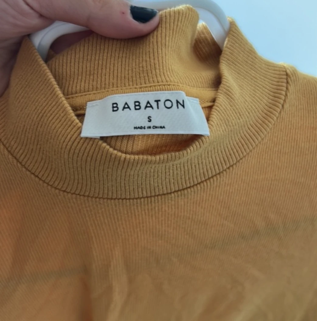 Babaton short sleeve mock turtle neck Small - photo 2