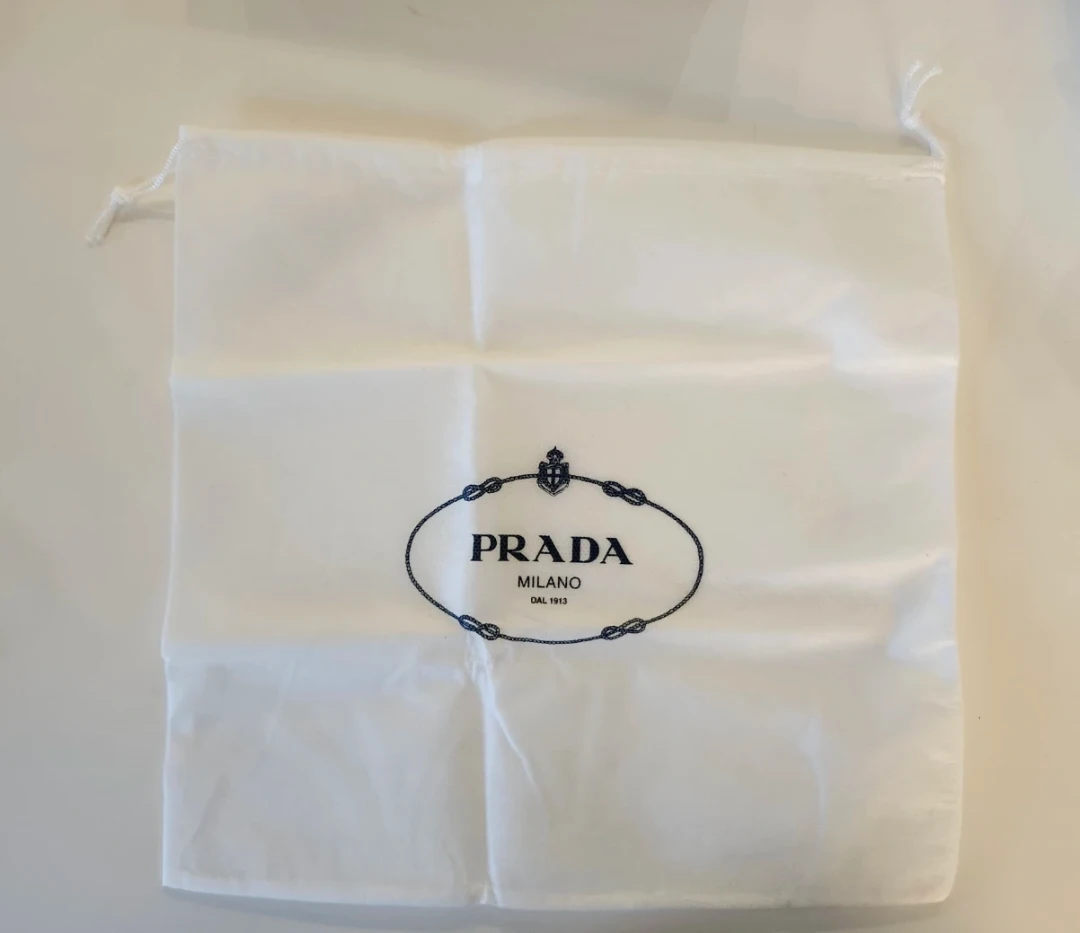 Prada Pink Patent Leather Wallet - photo 5