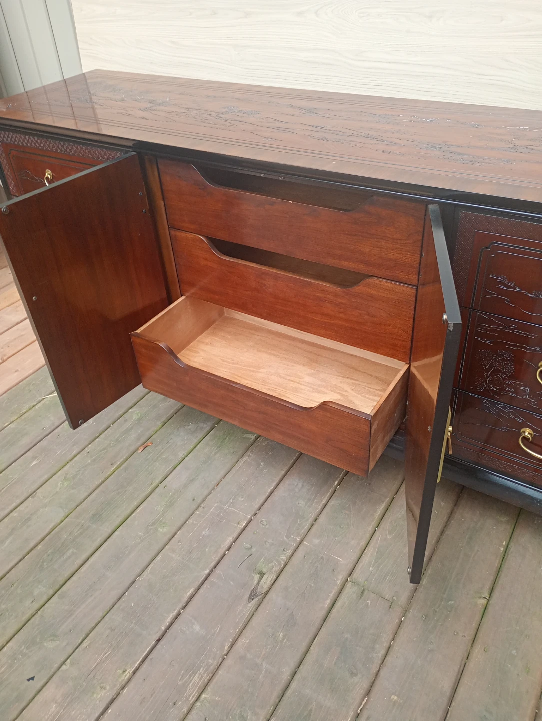 Vintage Asian Style Dresser with Matching Nightstands - photo 4