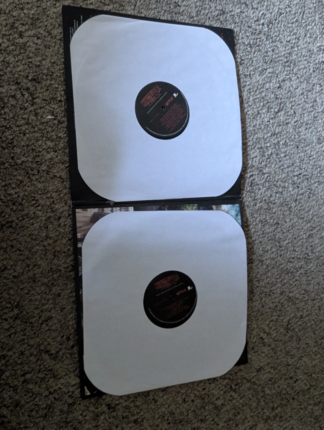 Stranger things sound track on vinyl - photo 4