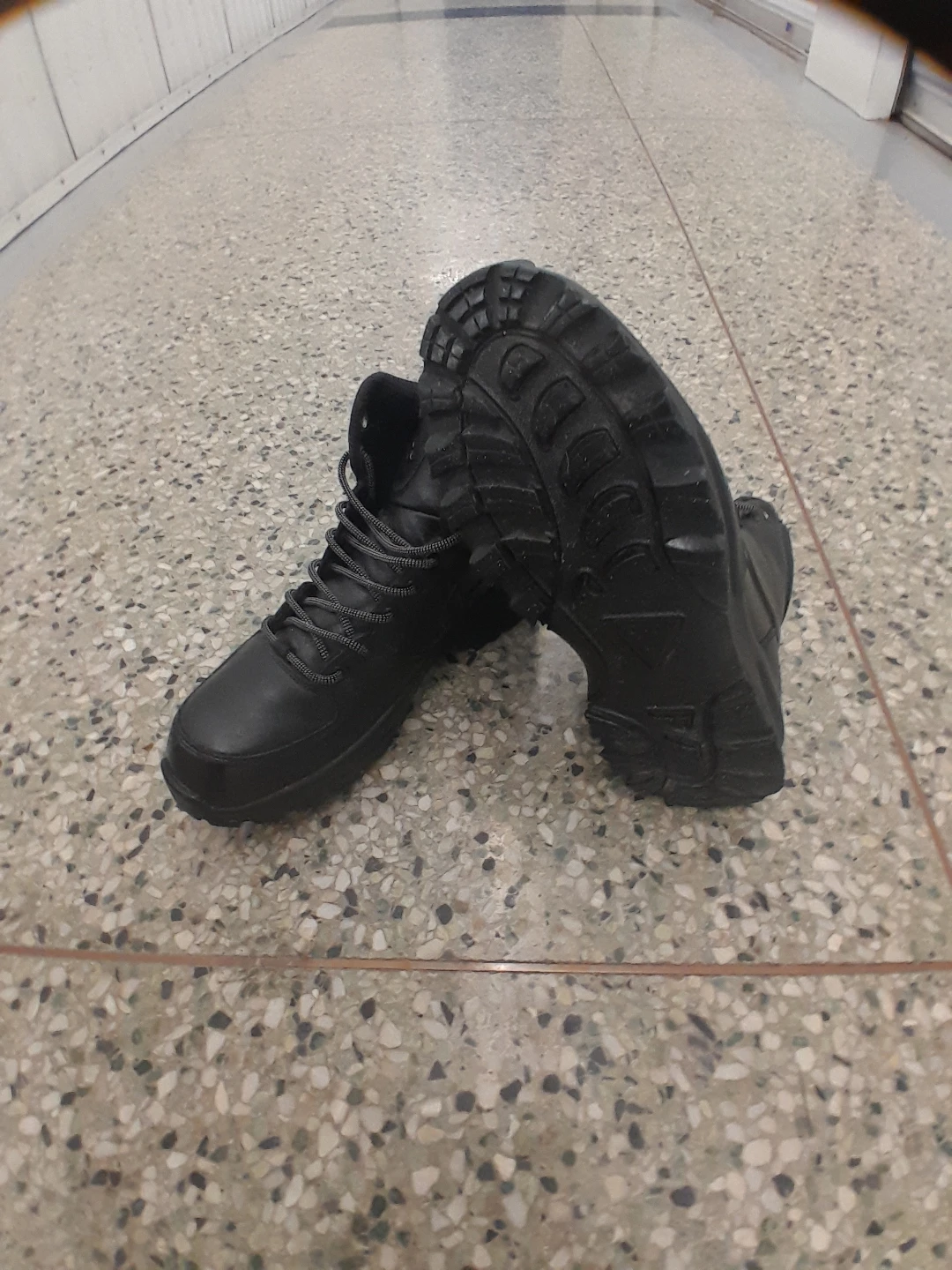 Nike ACG Boots - Black Men's Size 8.5 - photo 4