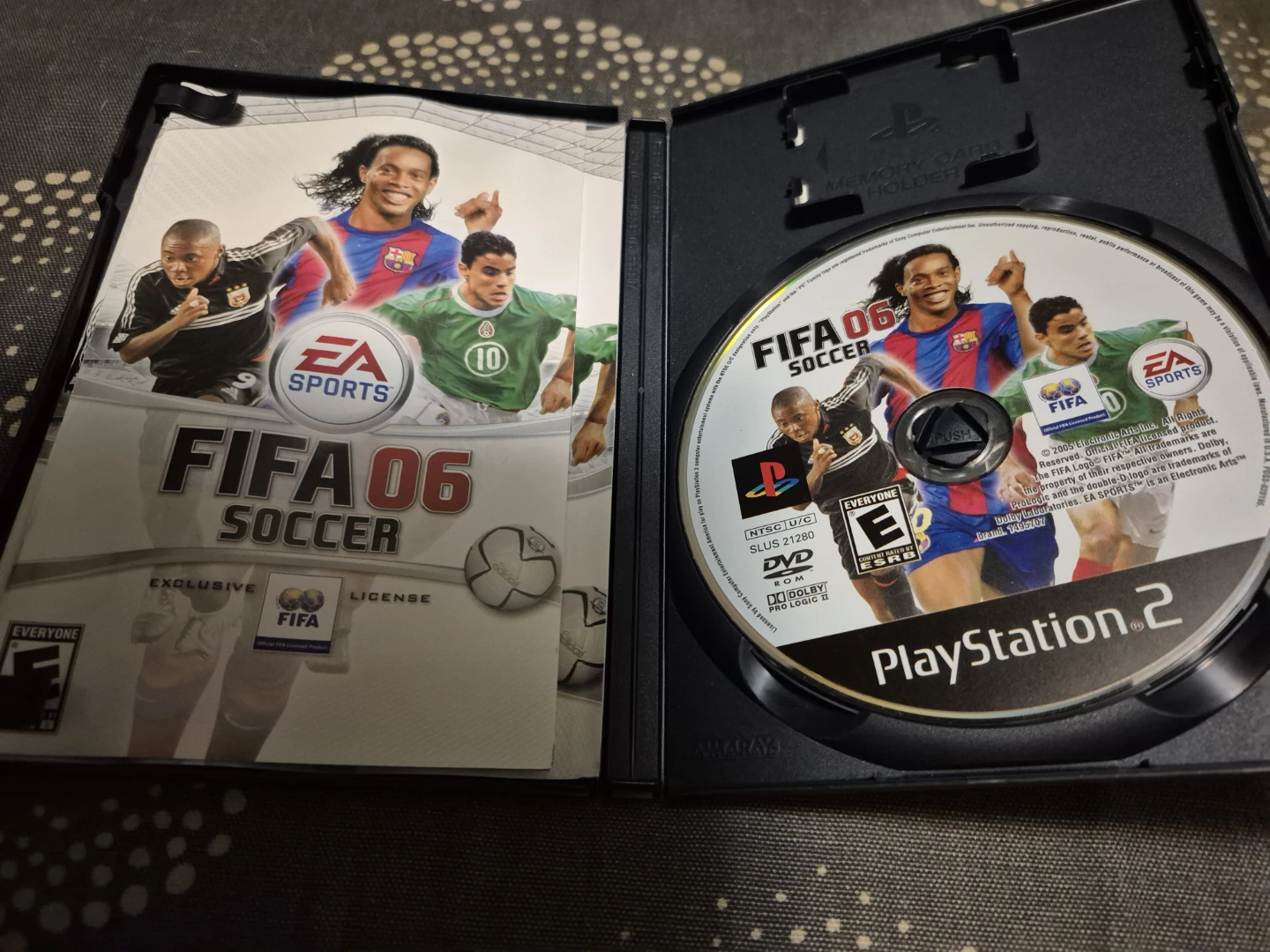 PlayStation 2 FIFA 06 Soccer Game - photo 2