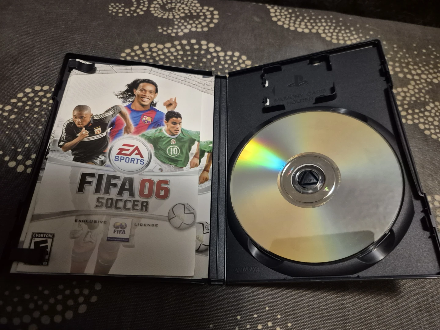 PlayStation 2 FIFA 06 Soccer Game - photo 3
