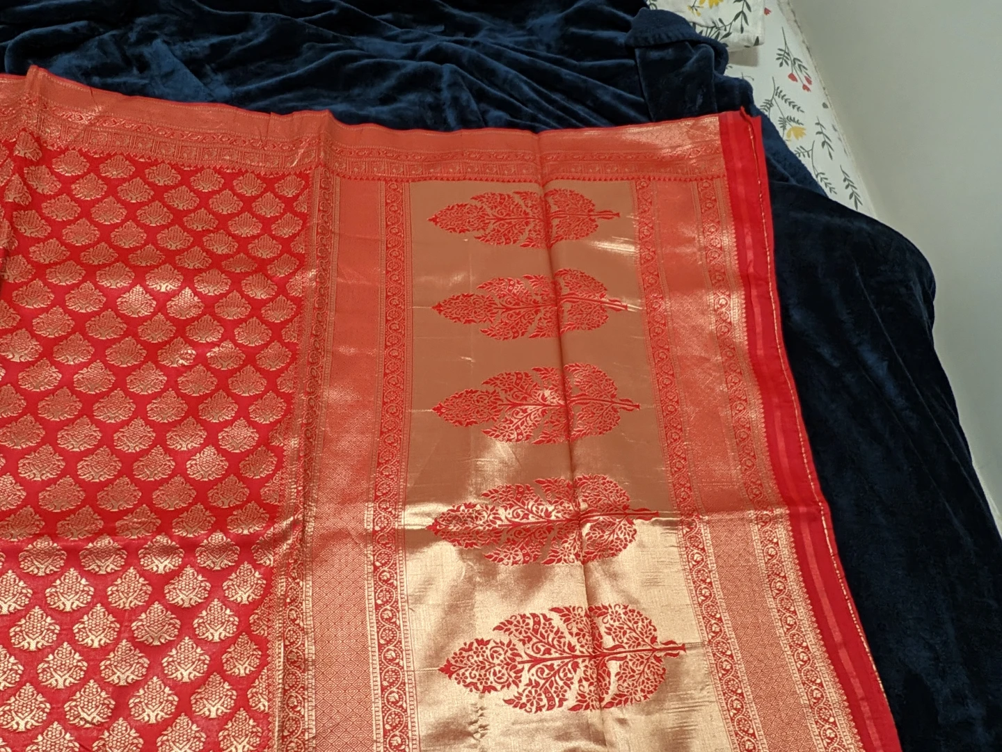 Red katan Saree with Blouse - photo 3