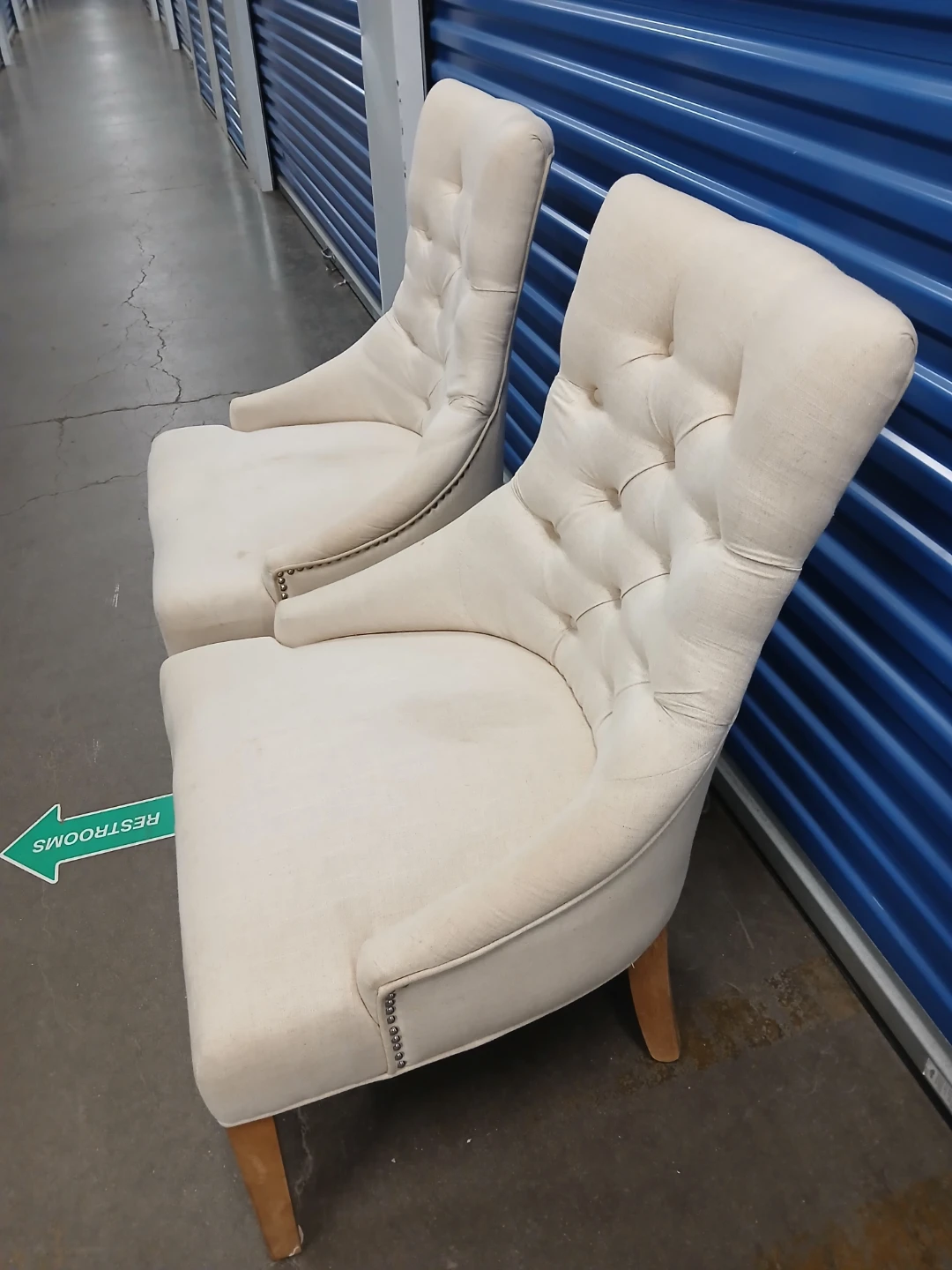Set of 2 Tufted Upholstered Accent Chairs - photo 3