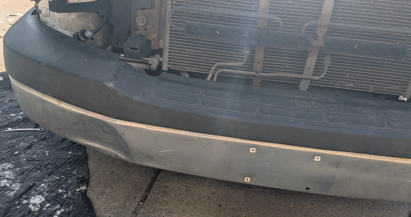GMC Savannah or Chevy Express Front Bumper - Silver and Black - photo 4