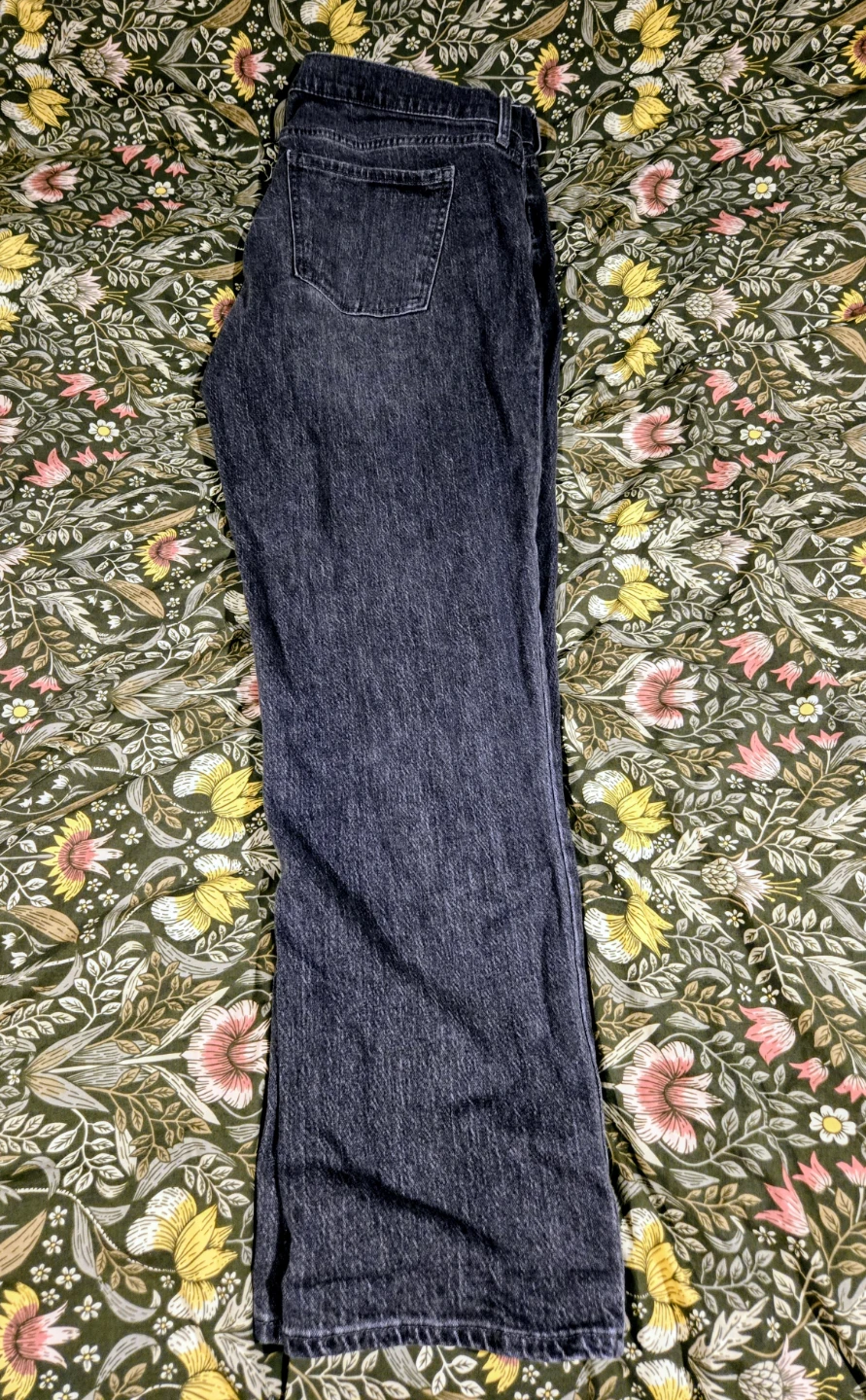 Old Navy Mid-Rise Wow Boyfriend Jeans Size 16