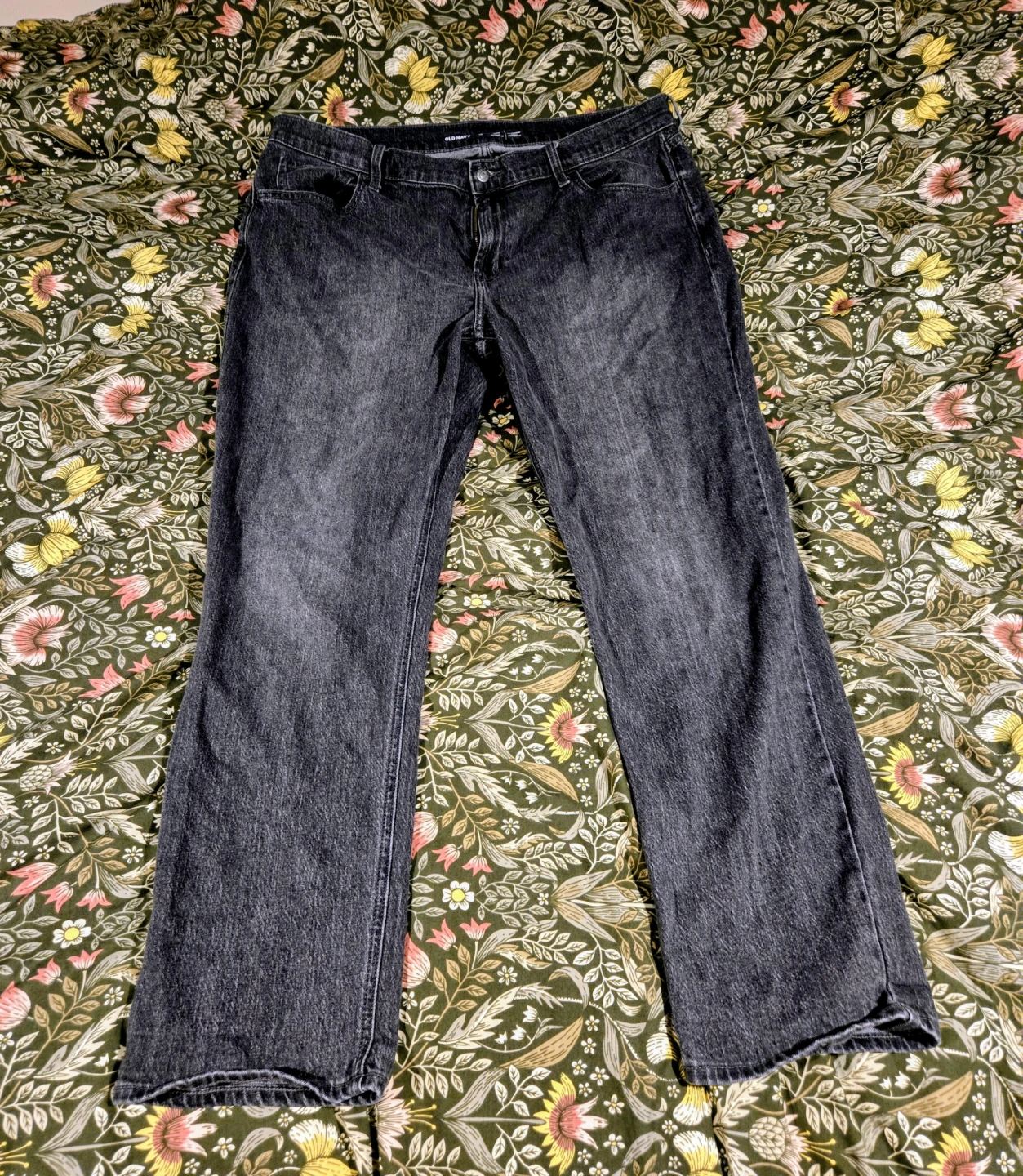 Old Navy Mid-Rise Wow Boyfriend Jeans Size 16 - photo 2