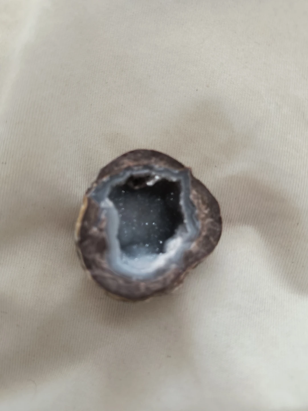 8 small cool geodes - photo 4