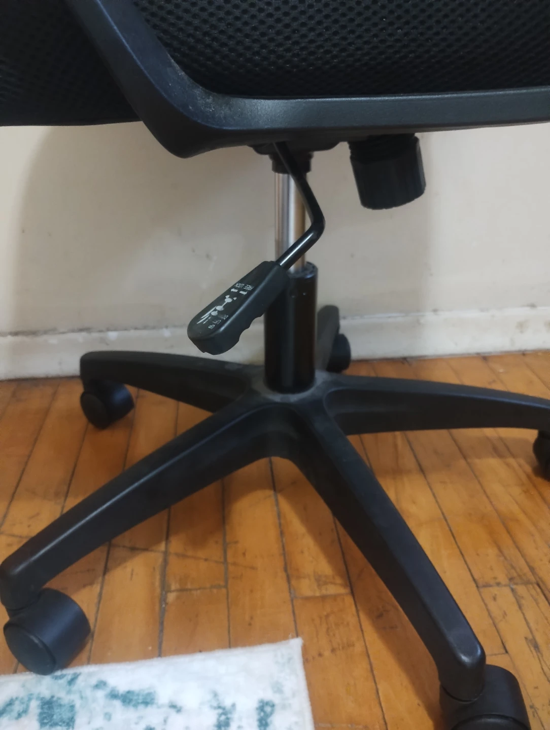 Office Chair – Mesh Back – Adjustable – Good Condition – $50 OBO - photo 4